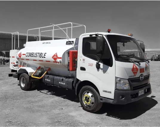 Camión de Combustible para Minería en Chile